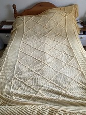 VINTAGE KING SIZE EIDERDOWN
