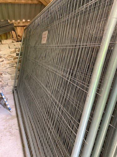 Heras fencing panels with - 25, x