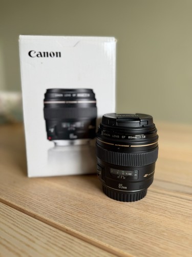 Canon 85mm 8 usm - f/1.8,