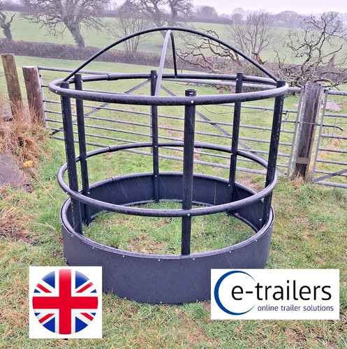 Round bale feeder - bale, horse