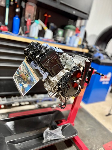 Suzuki gsxr 600 engine 2011