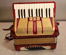 Hohner Student 40 Accordion 40 Basses 2 Choirs Excellent Condition!!