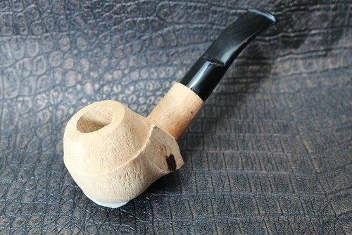 Briar wood pipe half - half, shaped