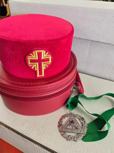 Masonic red velvet cap - velvet,