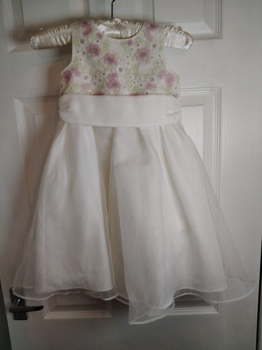 Debenhams bridesmaid flower - bridesmaid/,