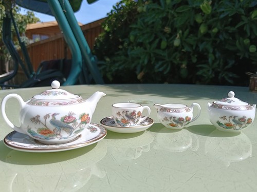 Wedgwood kutani crane - wedgwood,