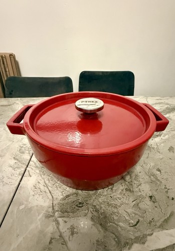 Pyrex red enamel cast - pyrex,