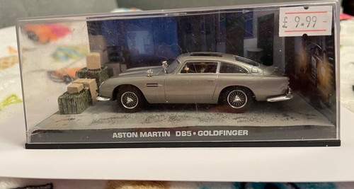 Goldfinger aston martin db5 - goldfinger,