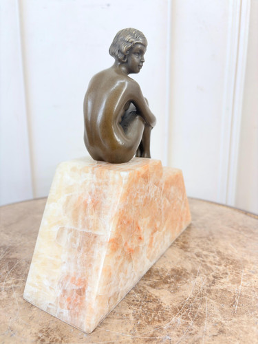 Bronze woman statue lady - woman,
