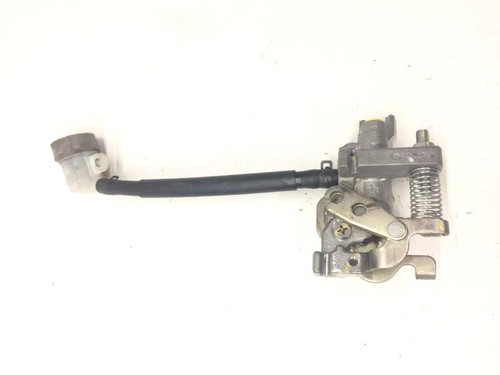 Rear brake master cylinder