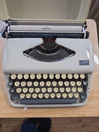 Adler tippa vintage manual - adler,