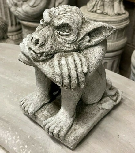 Gargoyle bored grotesque - bored,