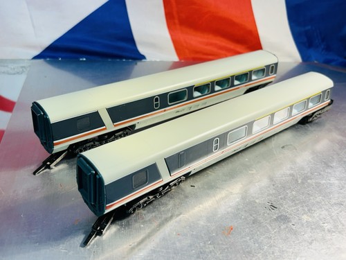 Hornby apt coach running - oo,