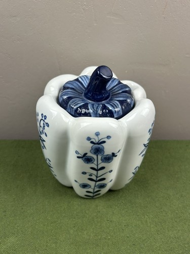 Vintage handcrafted - vintage, in