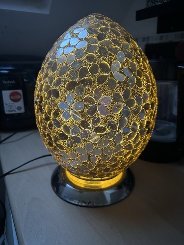 Large gold flower mosaic tile - gold,