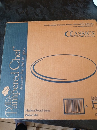 Pampered chef medium round - pampered,