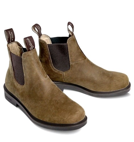 New redback whistler boots - new,