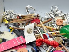 VINTAGE SEWING NOTIONS JUNK