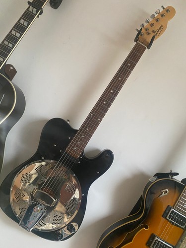 Solid body resonator guitar - body,
