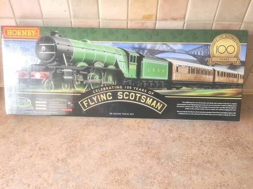 Hornby flying scotsman model - flying,