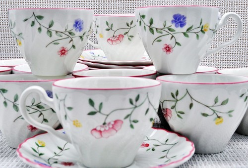 New cups saucers sets johnson - new, cups/saucers