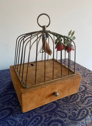 Unusual vintage musical - an,