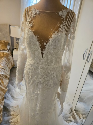 Reduced bnwt stunning - *reduced*bnwt,