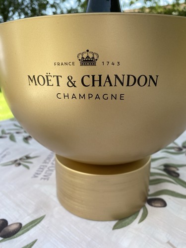 Moet chandon circular gold - chandon,