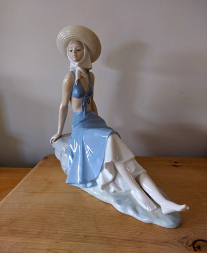 Nao porcelain seated - nao, girl