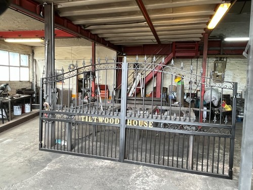 Personalised driveway gates - driveway,