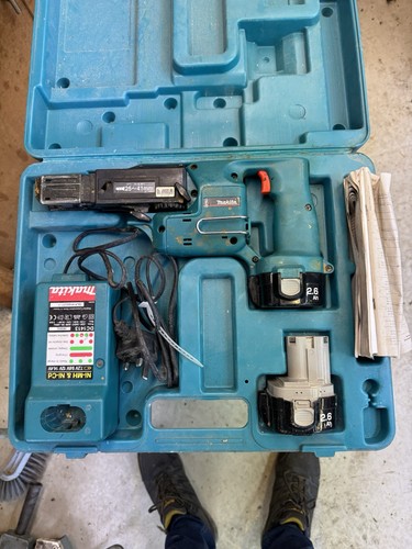 Auto feed screwdriver - auto,