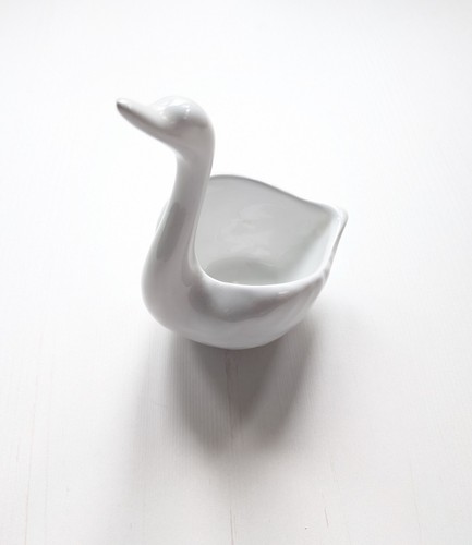 White ceramic swan trinket - swan,