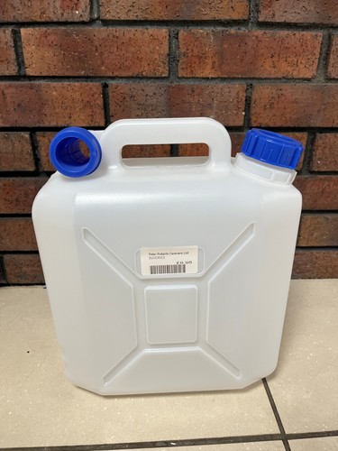 Litre jerry can w pouring - 10,