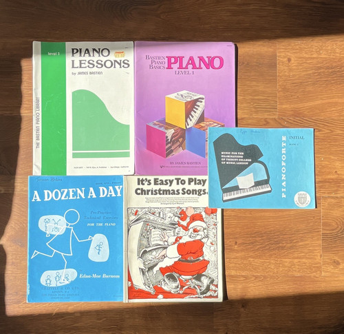 Beginners vintage piano sheet