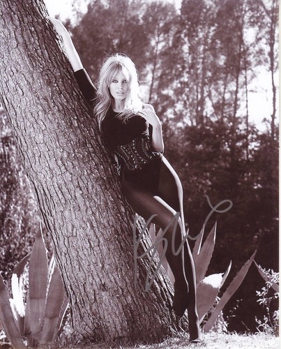 Kylie minogue autograph - minogue,