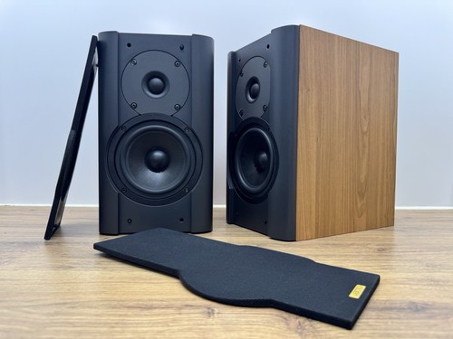 Jamo bookshelf speakers - 7.3,