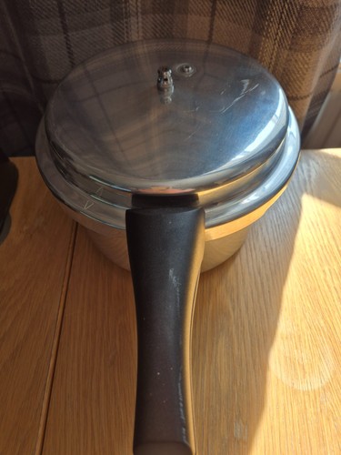 Prestige pressure cooker - pressure,