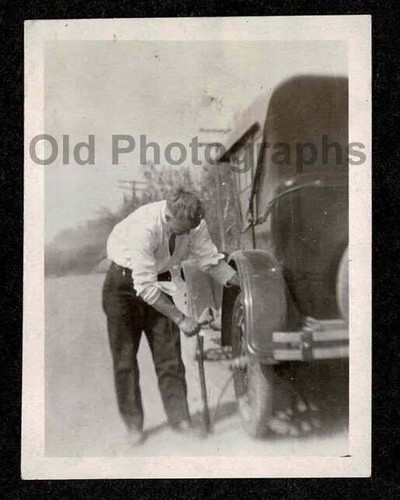 1920s 30s man - manual/hand, air