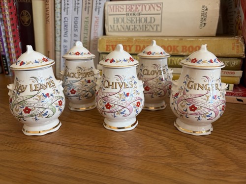 Vintage mrs beetons spice - beetons,