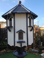 Garden dovecote    for 8 pairs