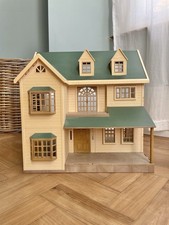 Sylvanian Families Calico Critters - JP Deluxe House On The Hill Oakwood Manor