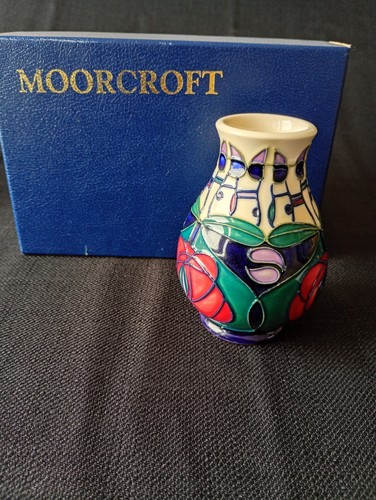 Moorcroft 10cm vase tribute - vase,