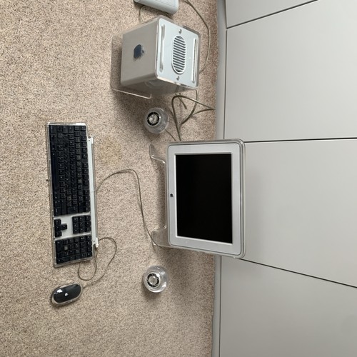 Apple power mac - cube, with