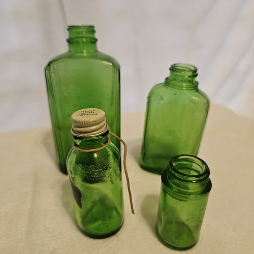Lot vintage green glass - of, 4