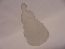 VINTAGE ART DECO WHITE GLASS