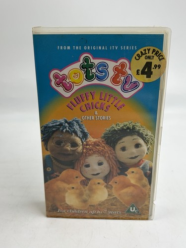 Tots fluffy little - little, chicks