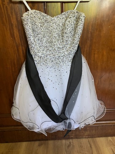 Mori lee white and sequined - white,