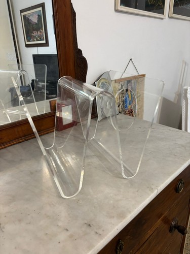 Plexiglass magazine rack - magazine,