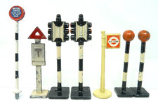 VINTAGE DIECAST ROAD SIGNS