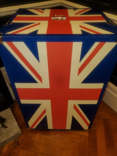 Vintage style wardrobe steamer - style,